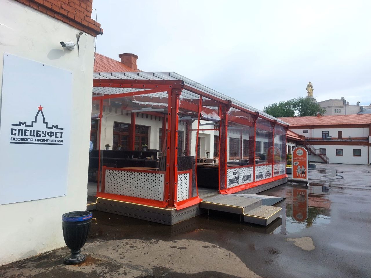 ПВХ шторы для летней террасы кафе в Туме